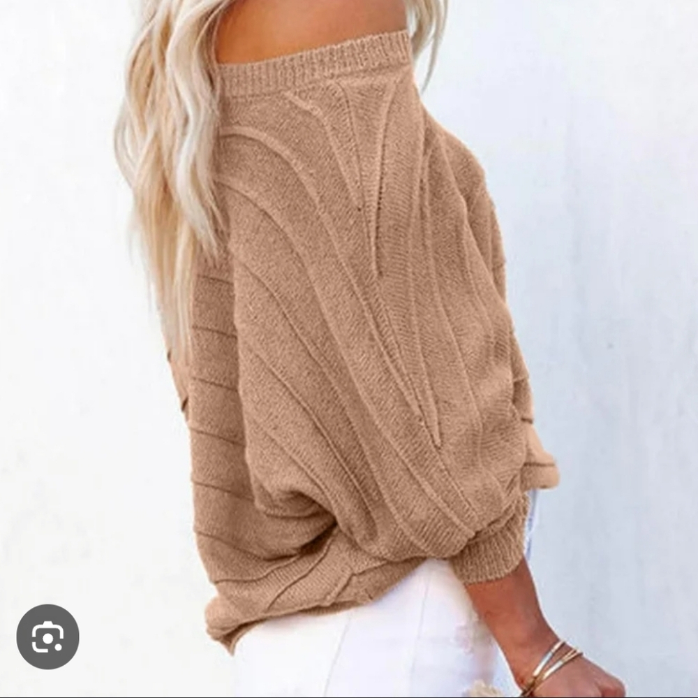 Oversized Light Sweater - Picture 3 of 10